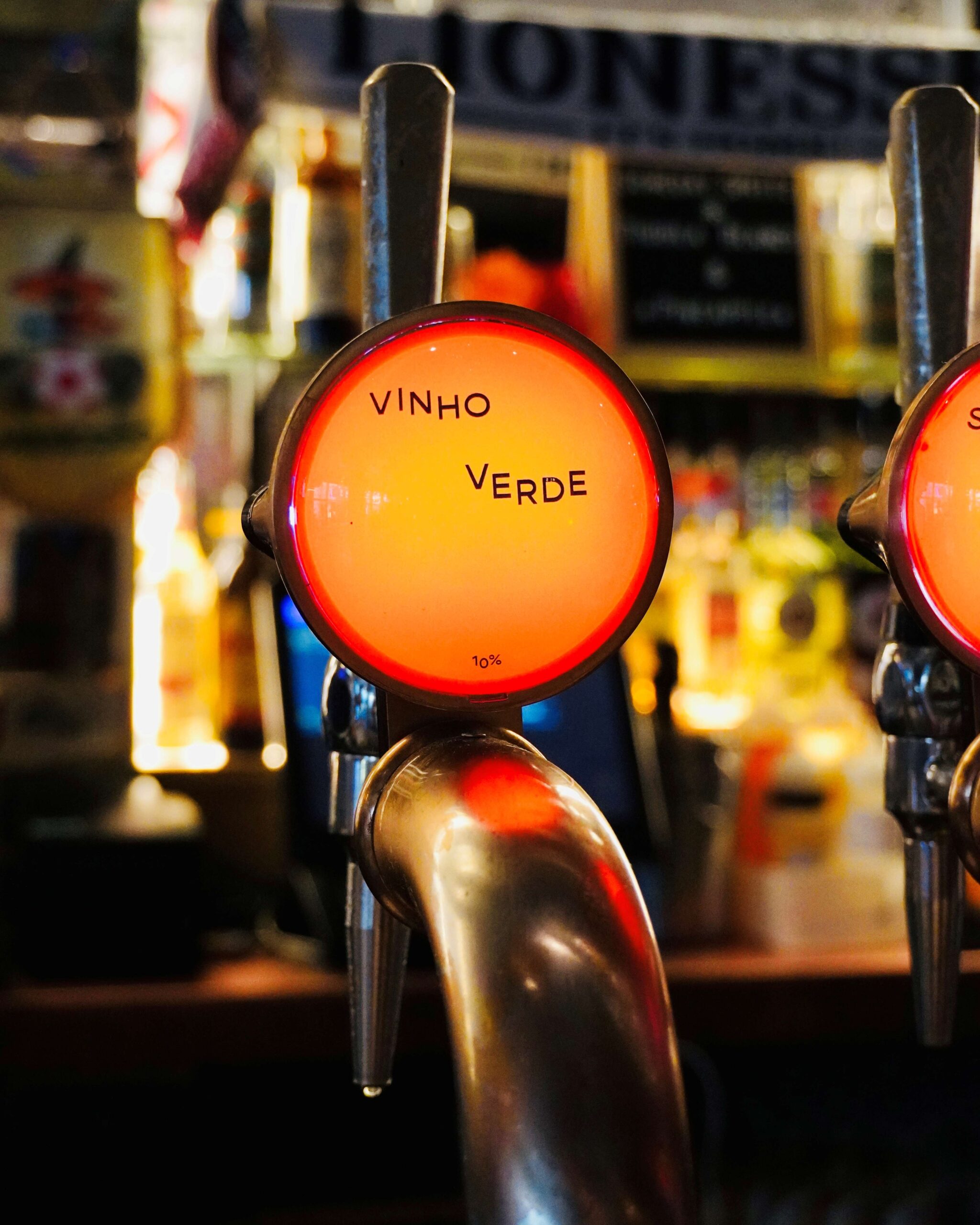 A photo of the vinho verde wine tap badge